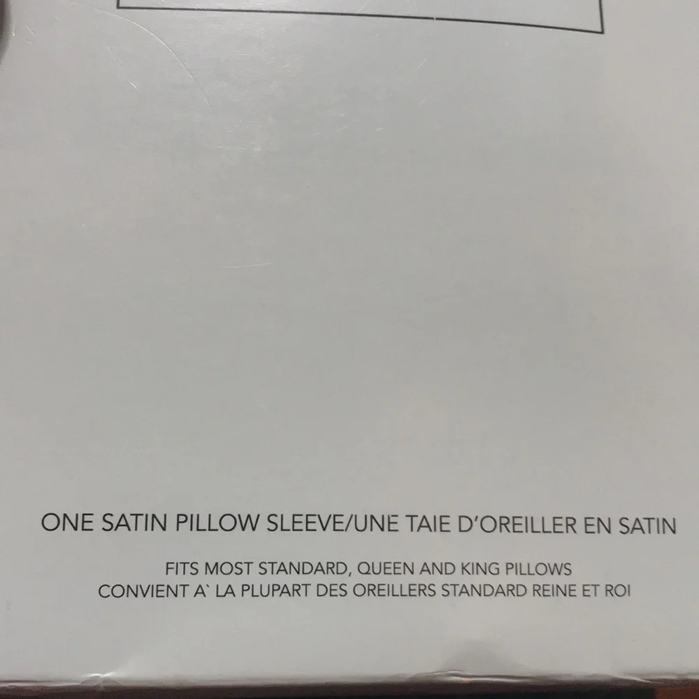 NWT Silked Pillow Case